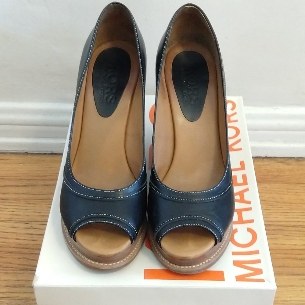 Y2k KORS Michael Kors "Newton" Oiled Leather Wedge (Black) - Size 8